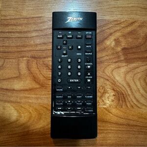 OEM Zenith 124-00169 AUX/VCR/TV Remote Control Tested Broken Battery Cover Door